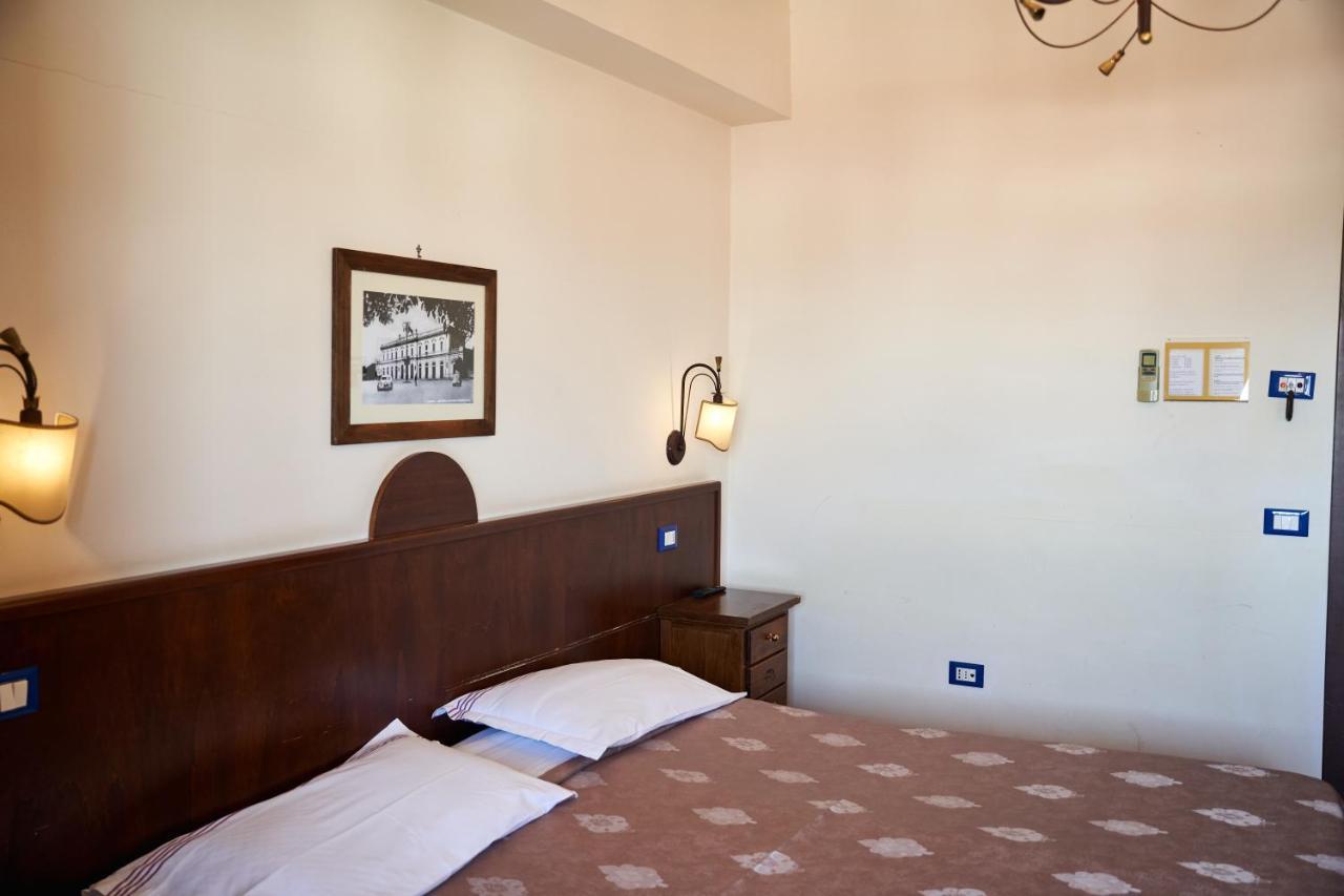 Hotel Max Aversa Exterior photo