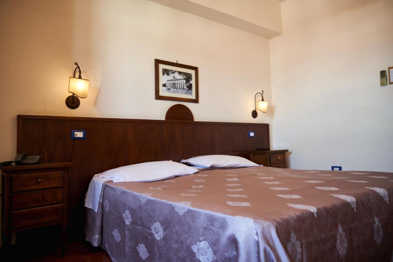 Hotel Max Aversa Exterior photo