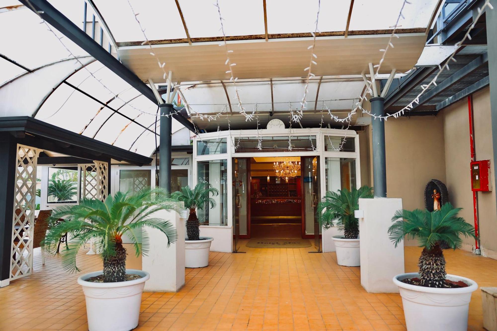 Hotel Max Aversa Exterior photo